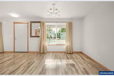 1061 Argon Av, Eugene, OR 97404 - Photo 8