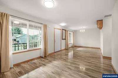 1061 Argon Av, Eugene, OR 97404 - Photo 6