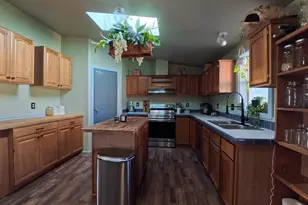 34125 E Lacomb Rd, Lebanon, OR 97355 - Photo 12