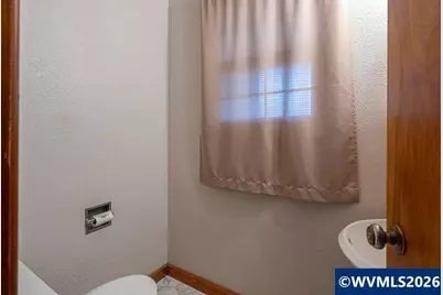 2530 Wayside Ter NE, Salem, OR 97301 - Photo 18