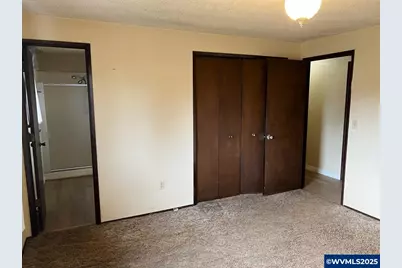 1874 Cedarcrest Dr S, Salem, OR 97306 - Photo 16