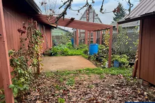 1874 CedarCrest Dr S, Salem, OR 97306 - Photo 20