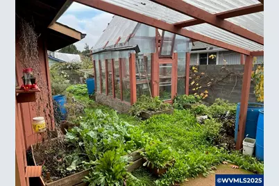 1874 Cedarcrest Dr S, Salem, OR 97306 - Photo 22