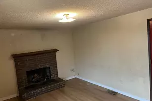 1874 CedarCrest Dr S, Salem, OR 97306 - Photo 10