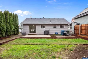547 Fir St, Woodburn, OR 97071 - Photo 24