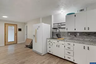 33844 Sunnyview Dr NE, Albany, OR 97322 - Photo 16