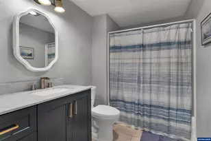 33844 Sunnyview Dr NE, Albany, OR 97322 - Photo 18