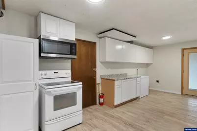33844 Sunnyview Dr NE, Albany, OR 97322 - Photo 14