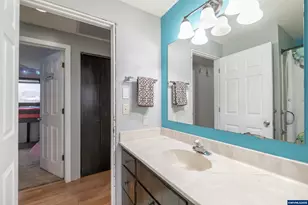 280 Honeysuckle St, Lebanon, OR 97567 - Photo 26