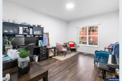 1241 Dahlia St, Woodburn, OR 97071 - Photo 10