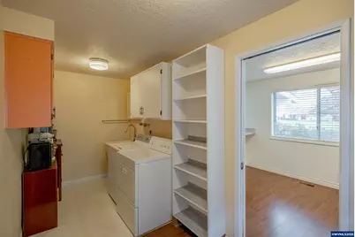 474 E Clackamas Cir, Woodburn, OR 97071 - Photo 24
