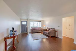 474 E Clackamas Cir, Woodburn, OR 97071 - Photo 8