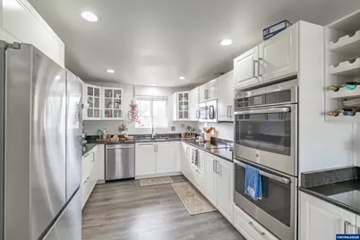 213 NW Lalack Ct, Dallas, OR 97338 - Photo 8