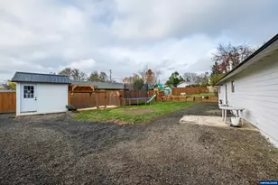 213 NW Lalack Ct, Dallas, OR 97338 - Photo 44