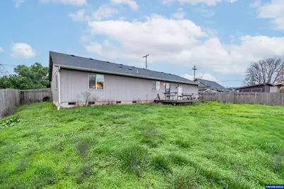 1910 18th Av, Sweet Home, OR 97386 - Photo 18