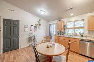1910 18th Ave, Sweet Home, OR 97386 - Photo 8