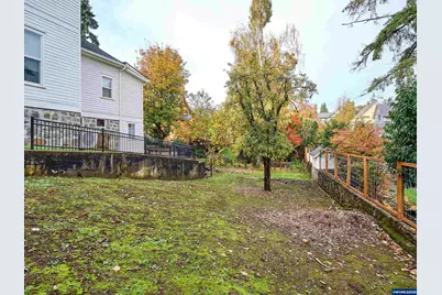 412 W Main St, Silverton, OR 97381 - Photo 30