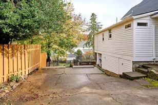 412 W Main St, Silverton, OR 97381 - Photo 26