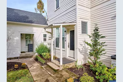 412 W Main St, Silverton, OR 97381 - Photo 18