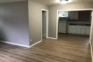 412 W Main St, Silverton, OR 97381 - Photo 10