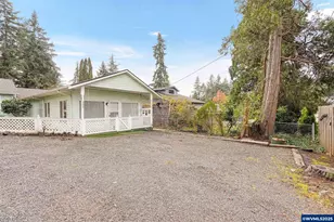 390 Salem Heights Ave S, Salem, OR 97302 - Photo 2