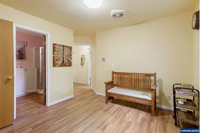 390 Salem Heights Av S, Salem, OR 97302 - Photo 38