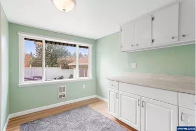 390 Salem Heights Av S, Salem, OR 97302 - Photo 18