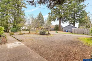 390 Salem Heights Ave S, Salem, OR 97302 - Photo 6