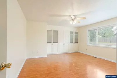 390 Salem Heights Av S, Salem, OR 97302 - Photo 24