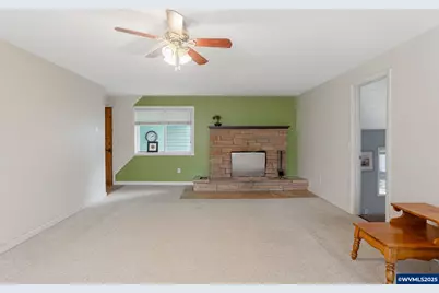 390 Salem Heights Av S, Salem, OR 97302 - Photo 12