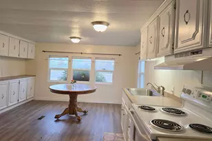 2796 S Main St, Lebanon, OR 97355 - Photo 8