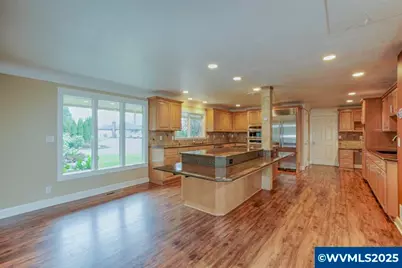 1090 E Ellendale Dr, Dallas, OR 97338 - Photo 6