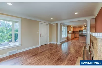 1090 E Ellendale Dr, Dallas, OR 97338 - Photo 4