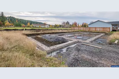 1221 49th St, Sweet Home, OR 97389 - Photo 8