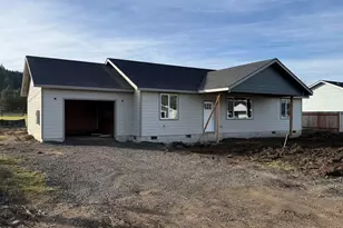 1221 49th St, Sweet Home, OR 97389 - Photo 2