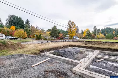 1221 49th St, Sweet Home, OR 97389 - Photo 10