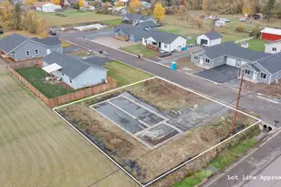 1221 49th St, Sweet Home, OR 97389 - Photo 12