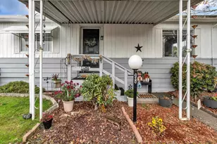 2902 E 2nd St, Newberg, OR 97132 - Photo 4