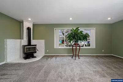 579 E Robidoux St, Stayton, OR 97383 - Photo 10