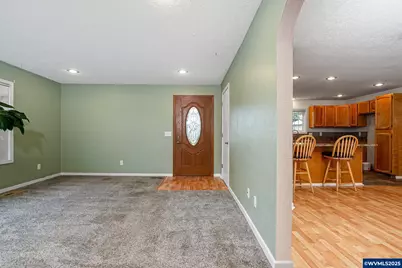 579 E Robidoux St, Stayton, OR 97383 - Photo 8