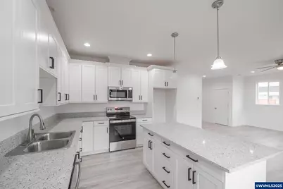 2474 Roll Tide (-2476) Ct, Lebanon, OR 97355 - Photo 10