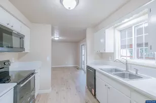 562 Connecticut Ave SE, Salem, OR 97317 - Photo 14