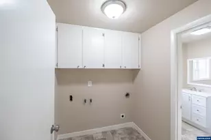 562 Connecticut Ave SE, Salem, OR 97317 - Photo 22