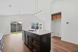 1539 SE Hankel St, Dallas, OR 97338 - Photo 6