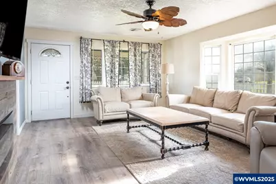 375 N 6th St, Harrisburg, OR 97446 - Photo 10