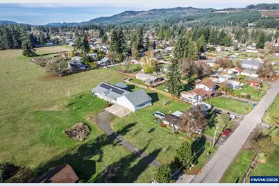 1273 SE 4th Av, Mill City, OR 97360 - Photo 2