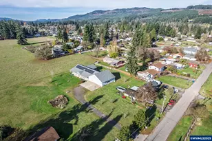 1273 SE 4th Ave, Mill City, OR 97360 - Photo 2