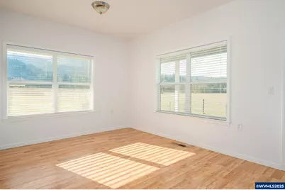 1273 SE 4th Av, Mill City, OR 97360 - Photo 28