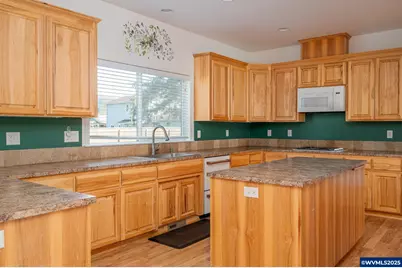 1273 SE 4th Av, Mill City, OR 97360 - Photo 16