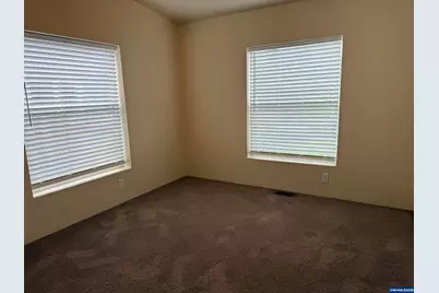 1924 SE Virginia Dr, Dallas, OR 97338 - Photo 20